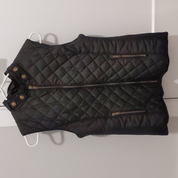 Vest - Picture 1 of 4